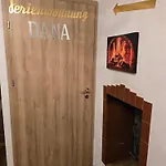 Dana 왕글